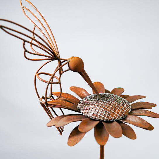 W3413 Daisy and Hummingbird garden stake