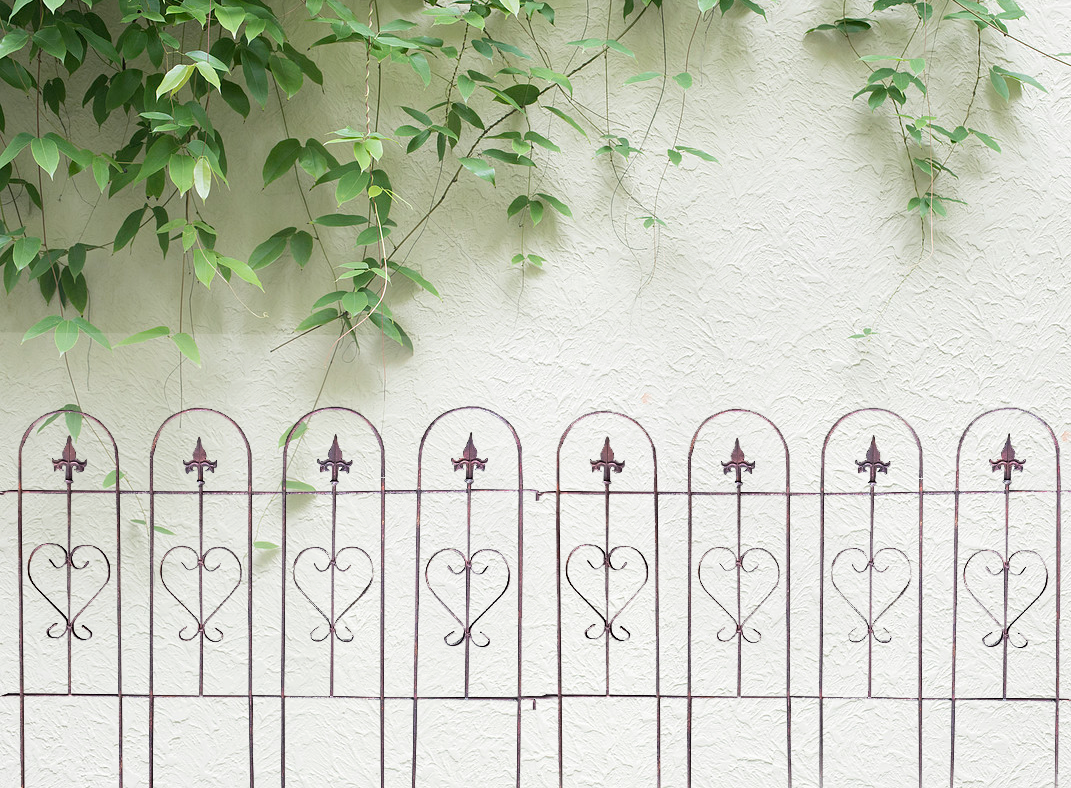 W4807 - Natural Rusted Interlocking Fence - Set of 2