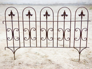 W3107 - Natural Rusted Small Garden Fence - Set of 5